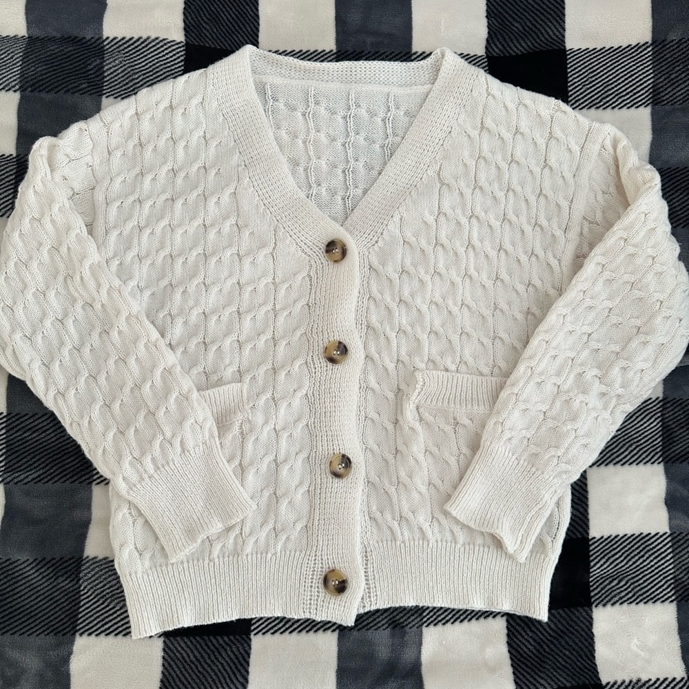 🚨3 for $30🚨 SHEIN Cream Cable Knit Cardigan